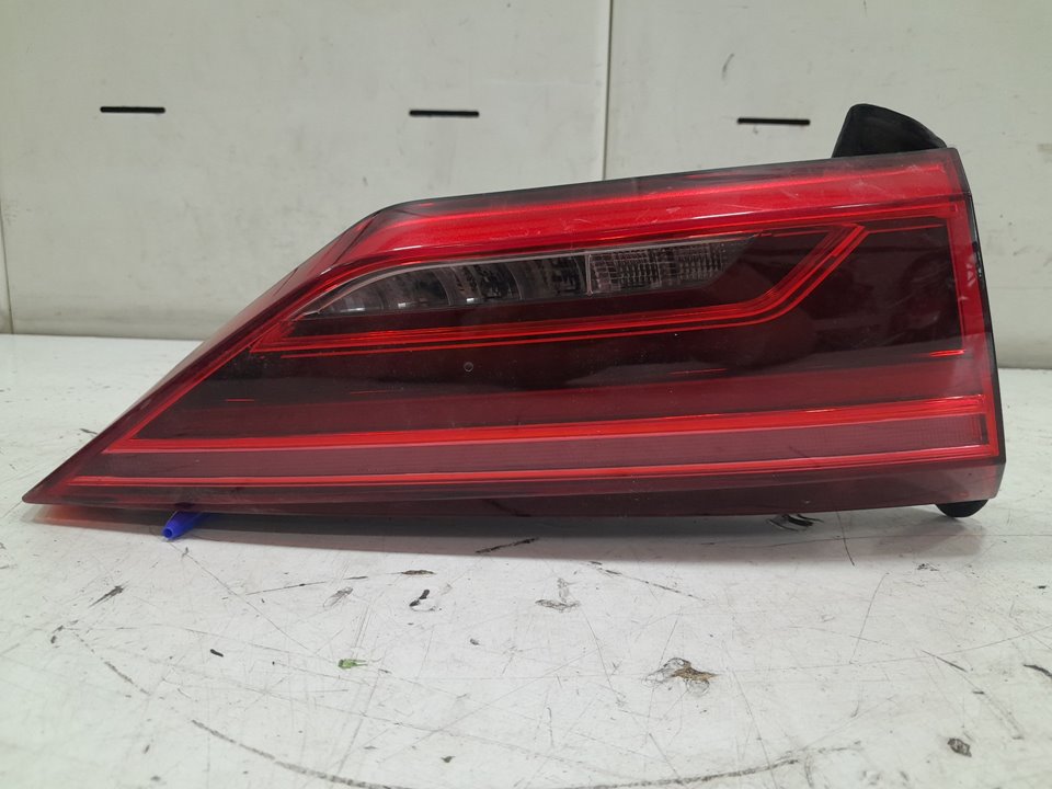 Piloto interior trasero izquierdo audi q3   (8ug) attraction      01.15