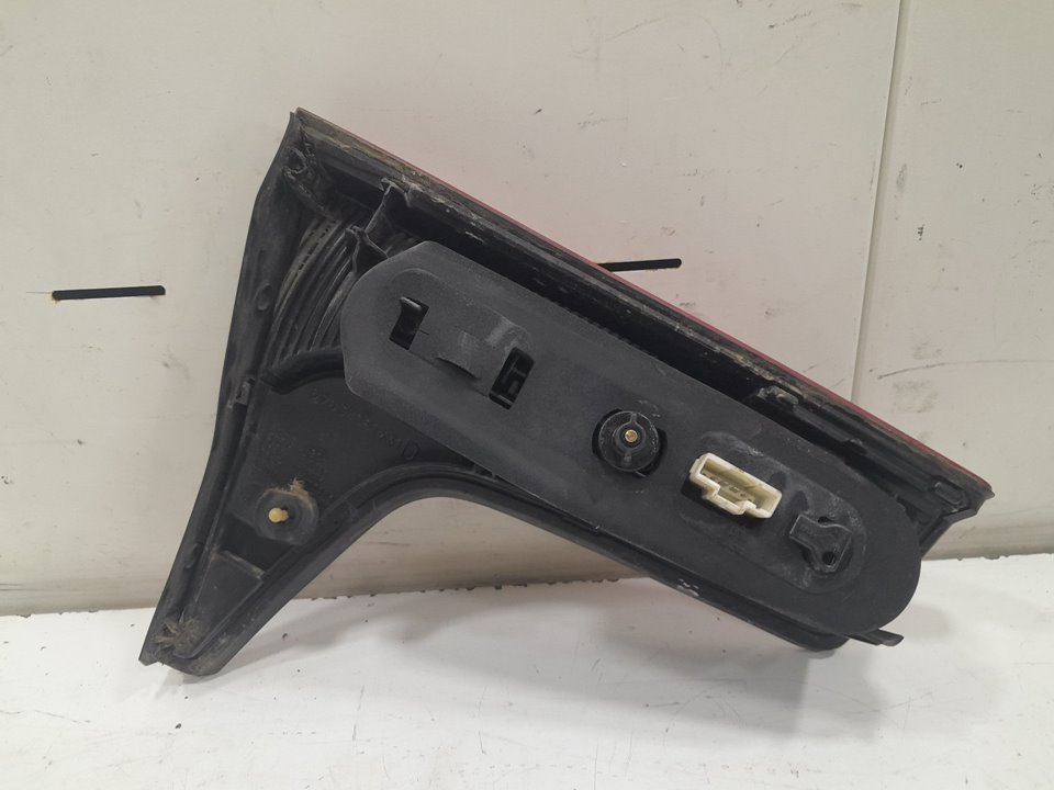 Piloto interior trasero derecho citroen c5 i 2.0 16v (dcrfnc dcrfnf)