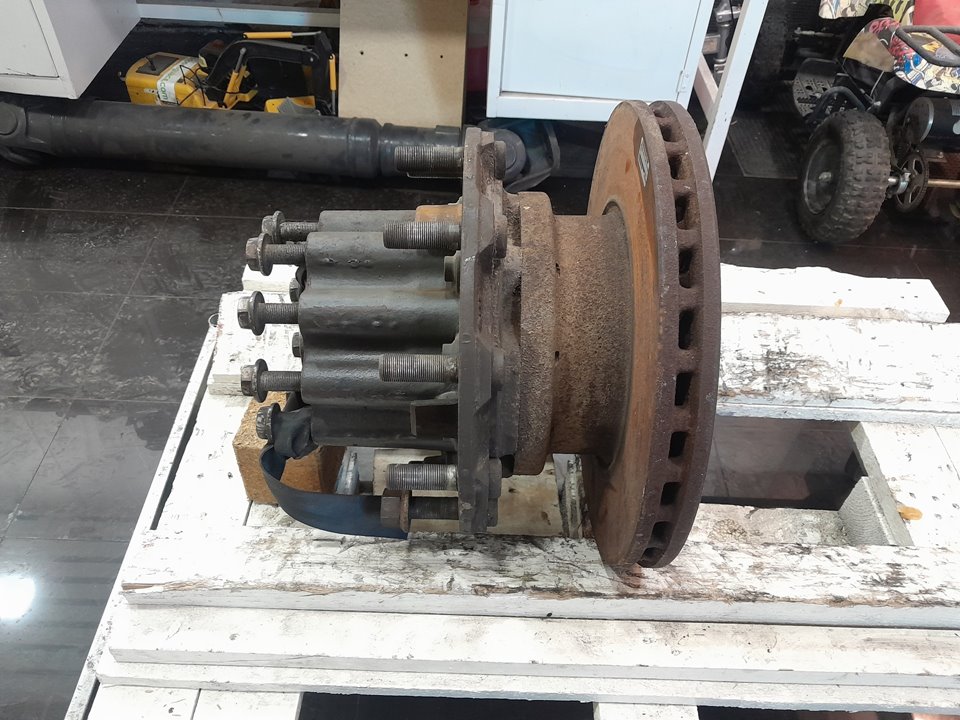 Buje mercedes axor 2ejes 18 ton 20