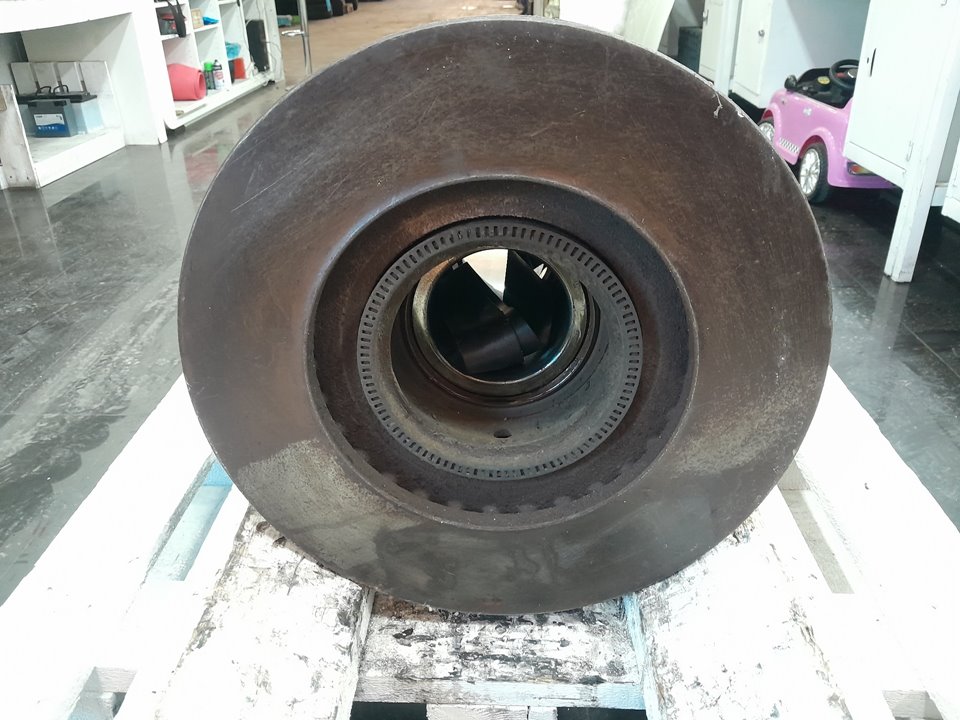 Buje mercedes axor 2ejes 18 ton 20