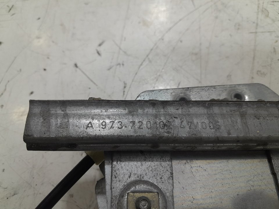 Elevalunas delantero derecho mercedes atego 2ejes 18 t bm