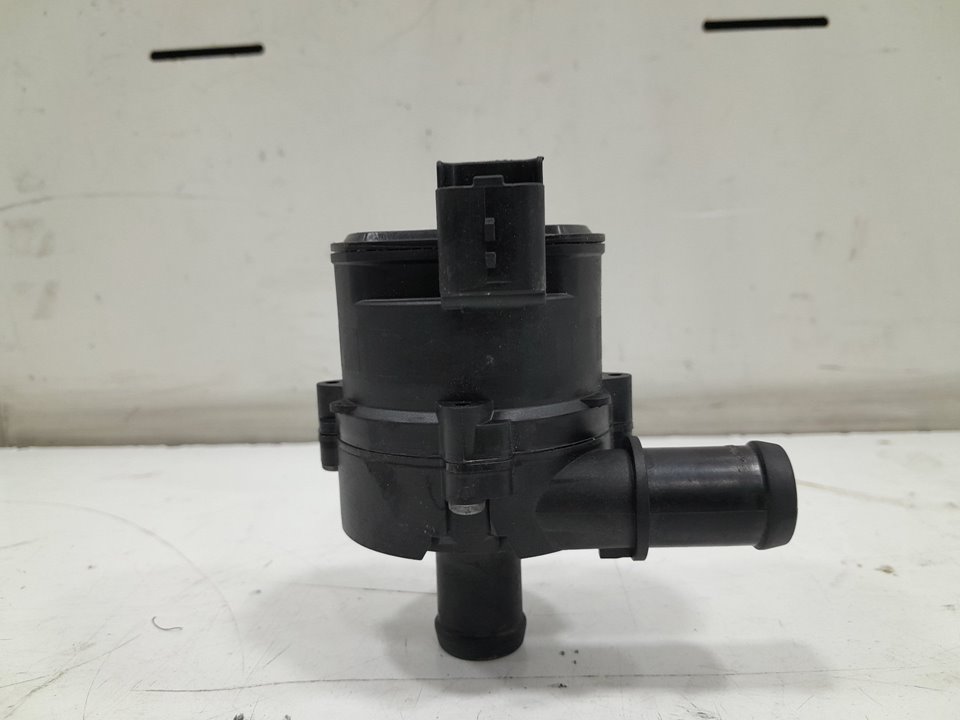 Bomba auxiliar agua renault  master bus       0.11 - ... no identificado