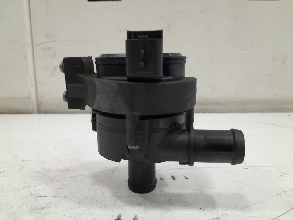 Bomba auxiliar agua renault  master bus       0.11 - ... no identificado