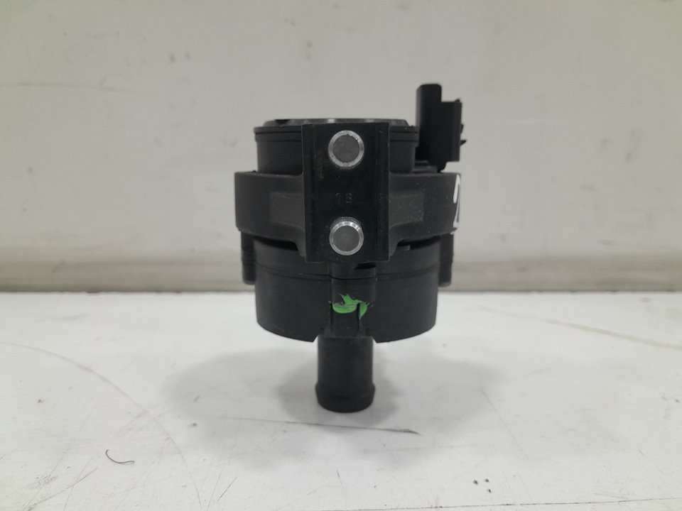 Bomba auxiliar agua renault  master bus       0.11 - ... no identificado