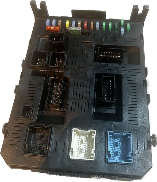 Caja reles / fusibles citroen c4 grand picasso i 1.6 hdi