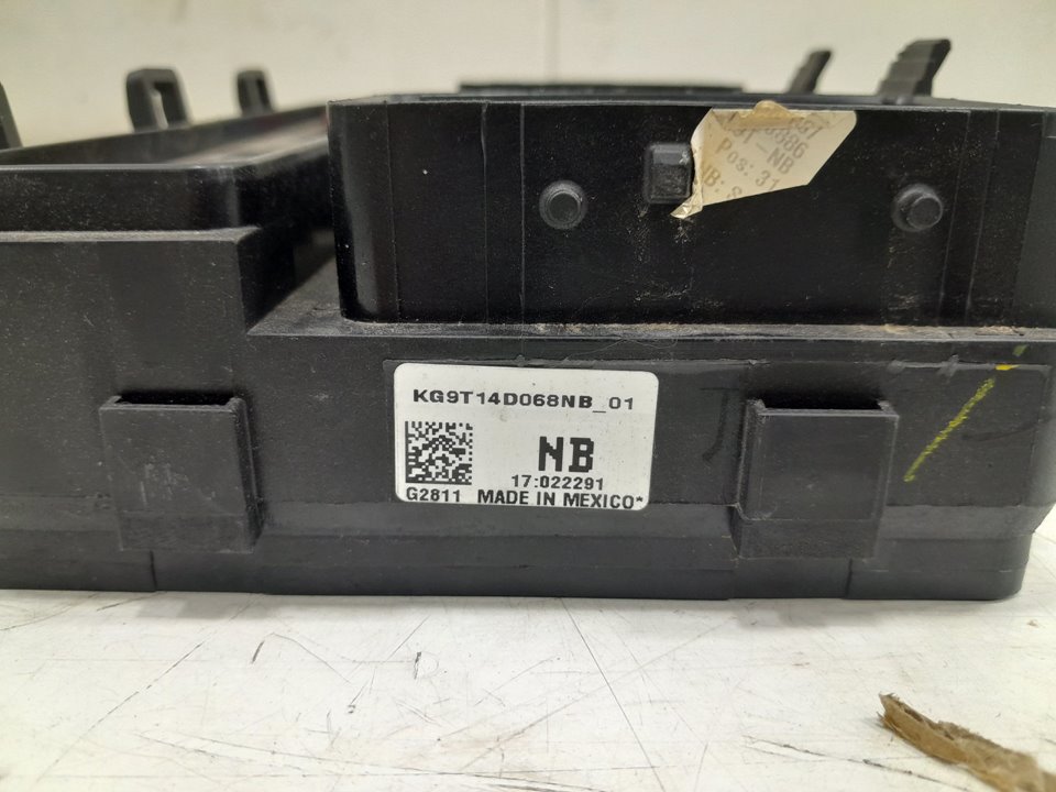 Caja reles / fusibles ford mondeo lim. hybrid stlin