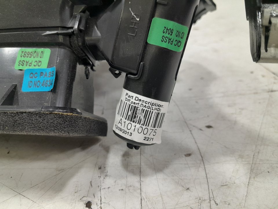 Carcasa central de consola citroen c3 collection      09