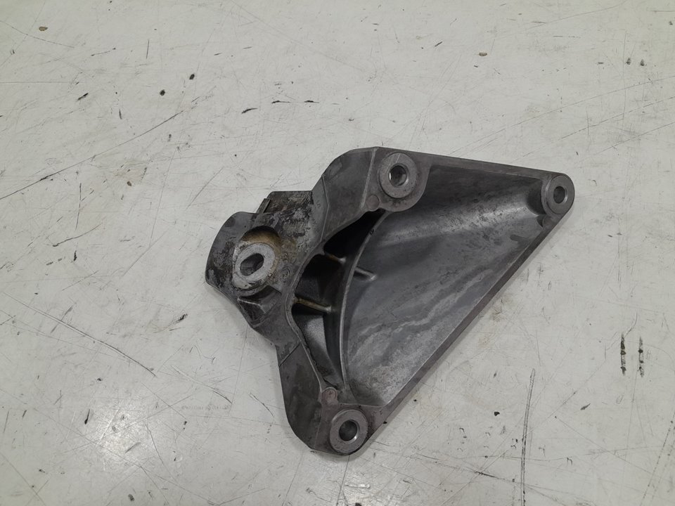 Soporte taco motor izquierdo bmw 5 touring 530 d