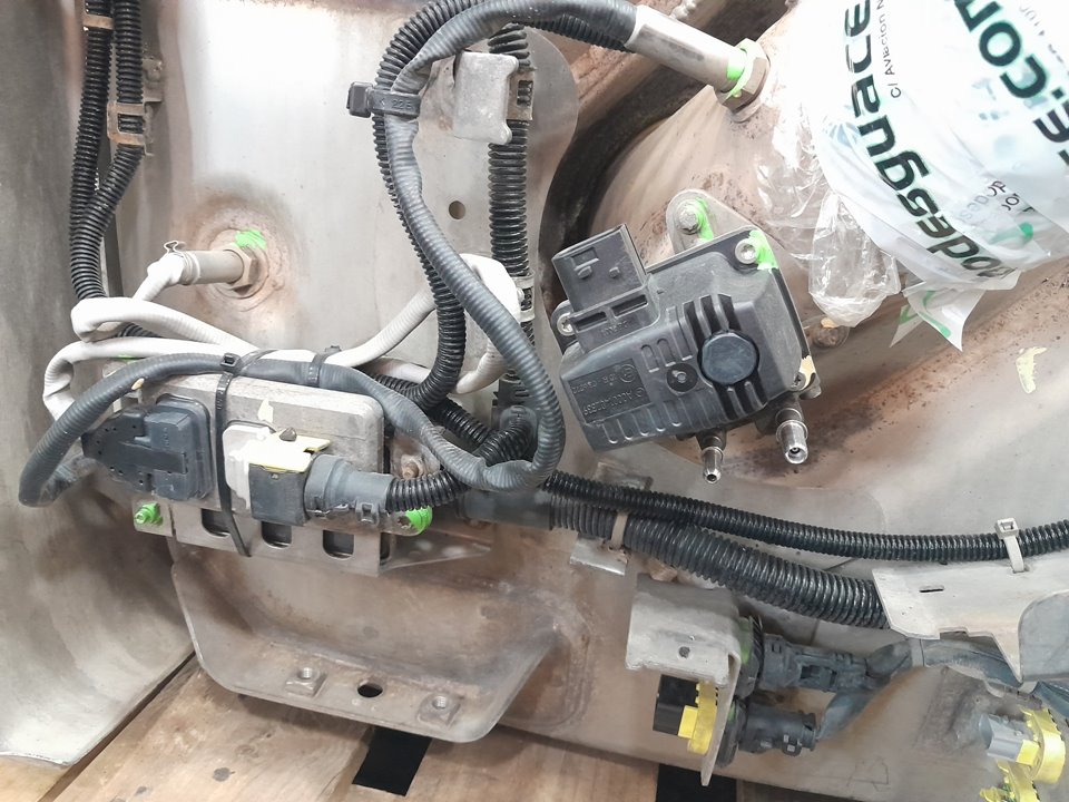 Catalizador mercedes-benz mercedes actros bm 963.xxx 3-achser 25xx 6x2 szm l bigspace      06.12 - 12.19 no identificado