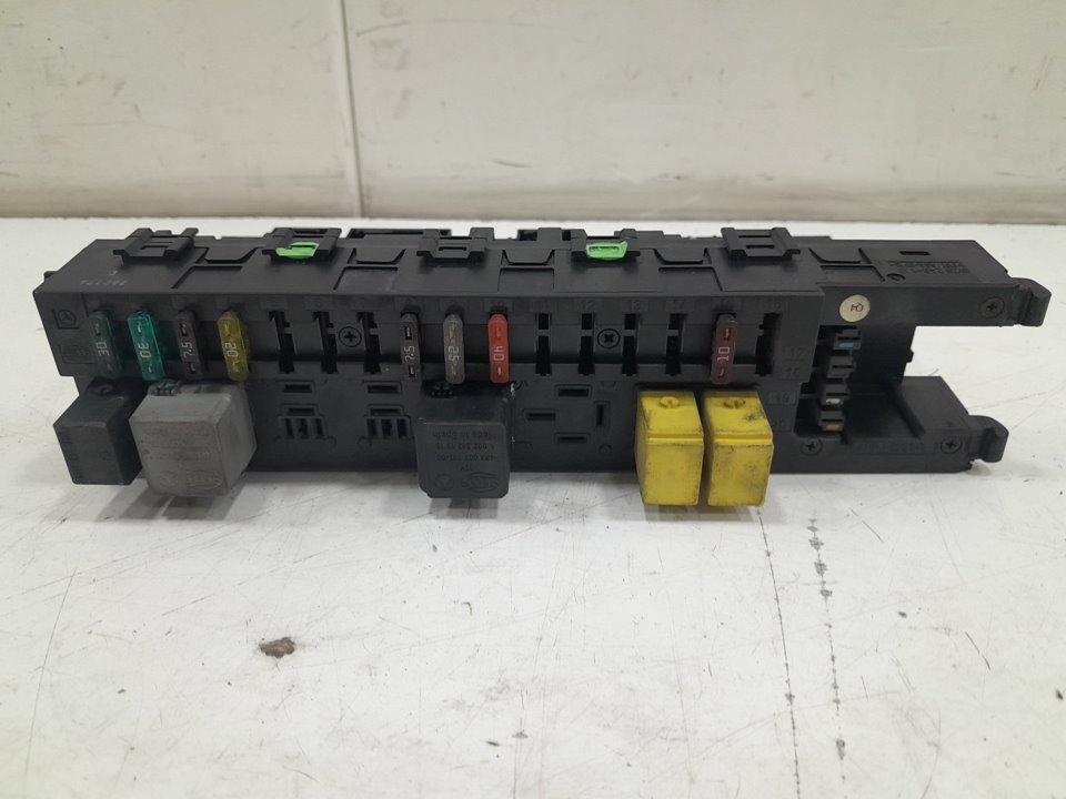 Caja reles / fusibles mercedes-benz clase c c 220 cdi (203.006)