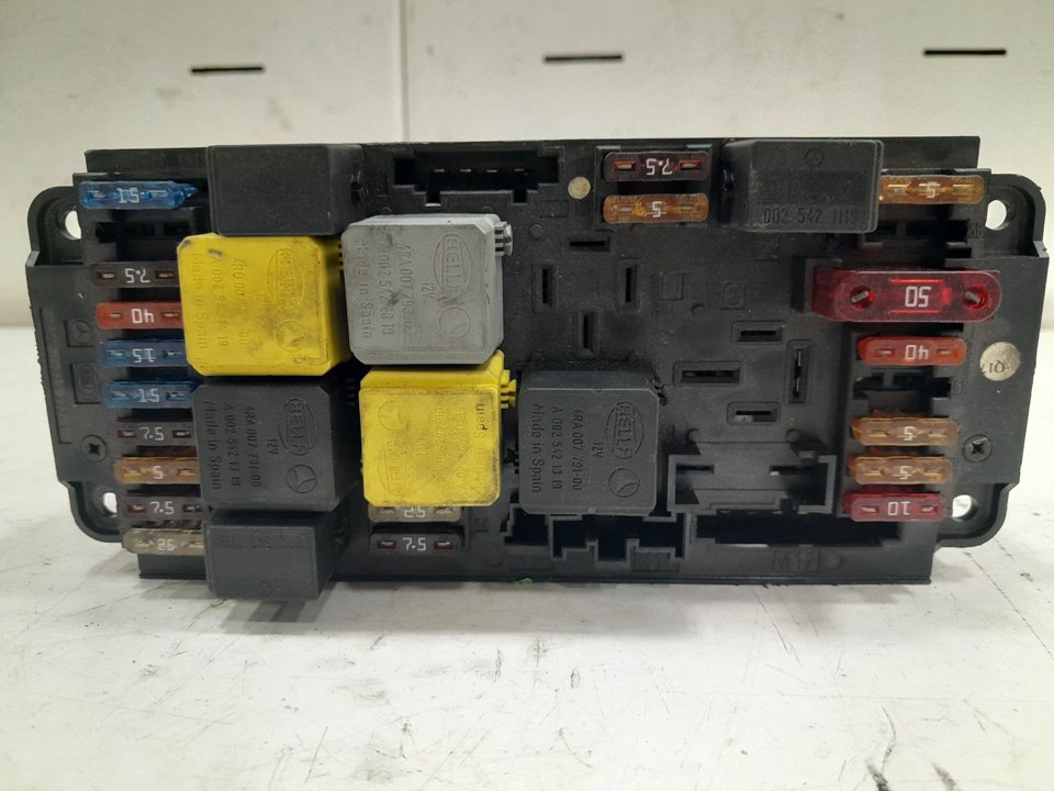 Caja fusible sam mercedes-benz clase c c 220 cdi (203.006)