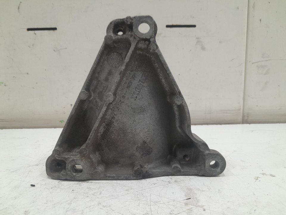 Soporte compresor renault  master bus       0.11 - ... no identificado