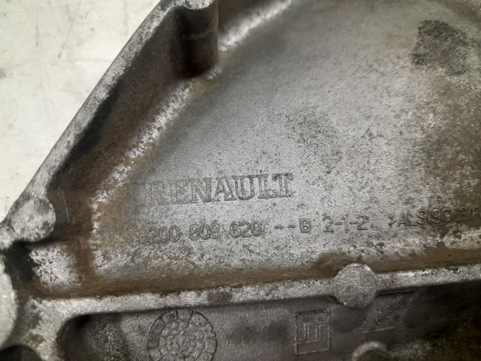 Soporte compresor renault  master bus       0.11 - ... no identificado