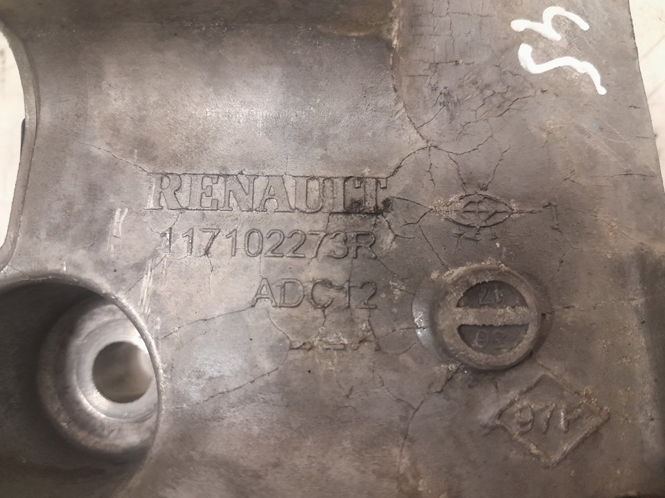 Soporte motor renault  master bus       0.11 - ... no identificado