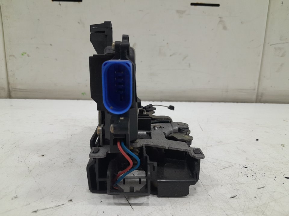 Cerradura puerta delantera izquierda volkswagen golf v 