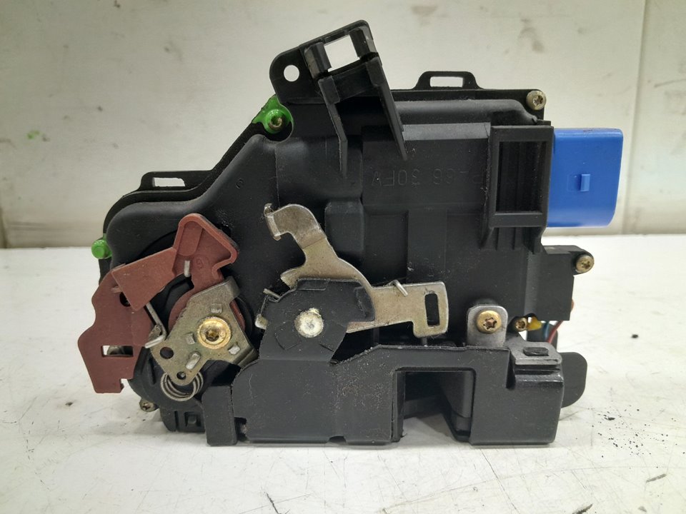 Cerradura puerta delantera izquierda volkswagen golf v 