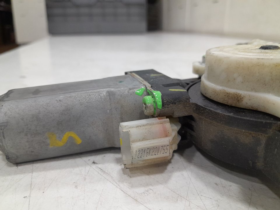 Elevalunas delantero derecho hyundai i20 1.2