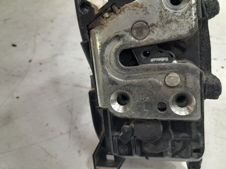Cerradura puerta delantera izquierda renault clio iii 