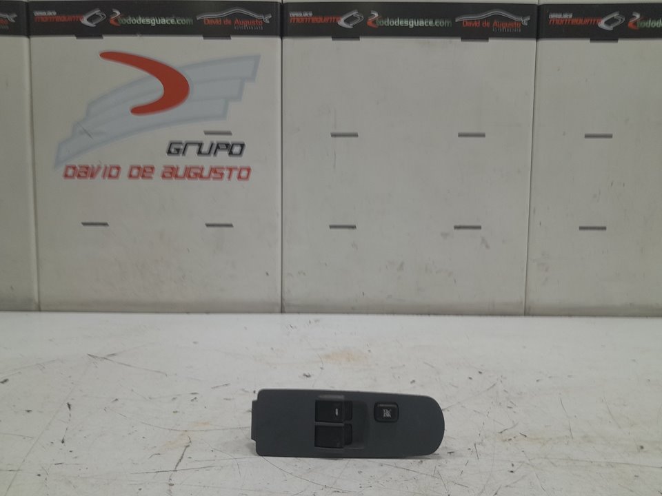 Mando elevalunas delantero izquierdo mitsubishi colt vi 1.1