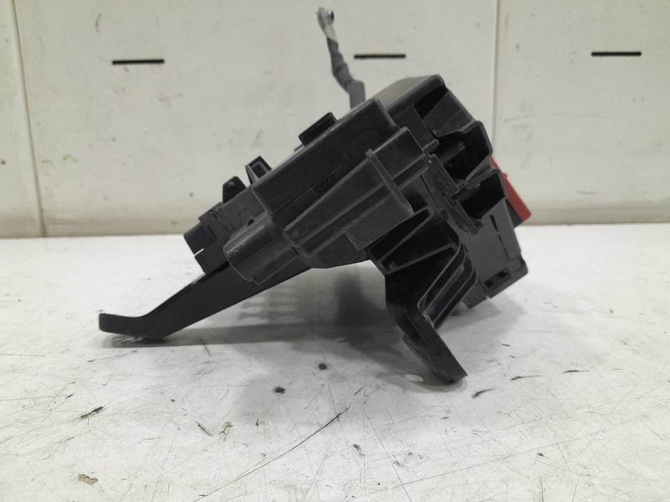 Caja reles / fusibles mercedes-benz clase c c 200 d (205.007)