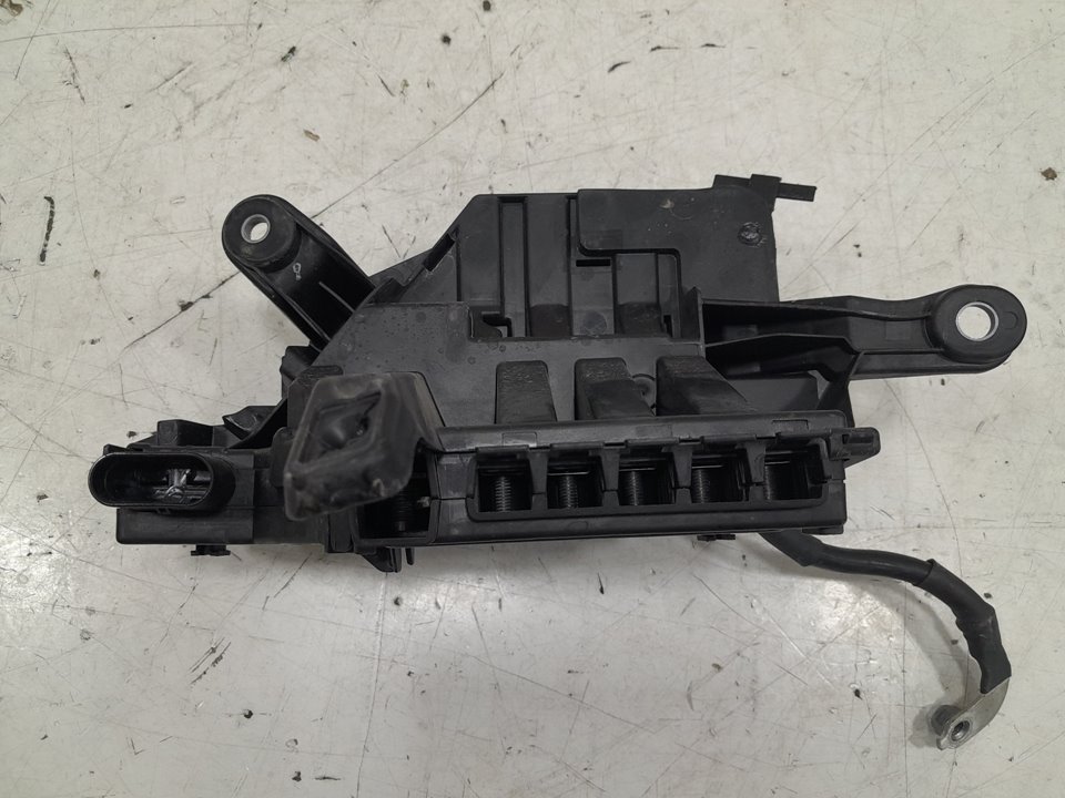 Caja reles / fusibles mercedes-benz clase c c 200 d (205.007)