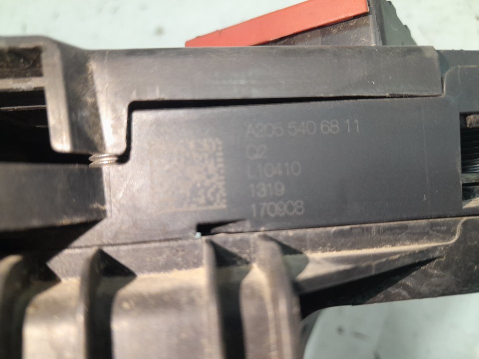 Caja reles / fusibles mercedes-benz clase c c 200 d (205.007)