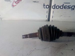 TRANSMISION DELANTERA IZQUIERDA TOYOTA YARIS 2007