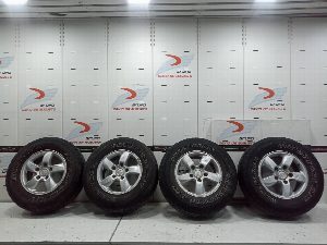 JUEGO LLANTAS CON NEUMATICOS KIA SORENTO 2006