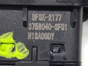 BOTON APERTURA MALETERO DFSK FENGON IX5 2025
