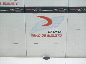 CUÑA INFERIOR PUERTA CORREDERA MERCEDES-BENZ