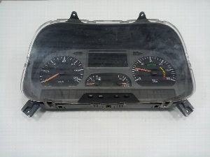 CUADRO INSTRUMENTOS MERCEDES-BENZ