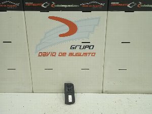 MANDO MULTIFUNCION RENAULT MEGANE III BERLINA 5 P 2010