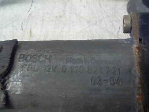 ELEVALUNAS DELANTERO DERECHO NISSAN