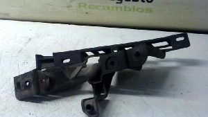 SOPORTE PARAGOLPES DELANTERO DERECHO RENAULT MODUS 2004