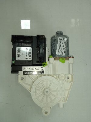 MOTOR ELEVALUNAS DELANTERO IZQUIERDO AUDI