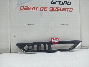 CARCASA DELANTERO IZQUIERDO DE MANDO ELEVALUNAS PEUGEOT