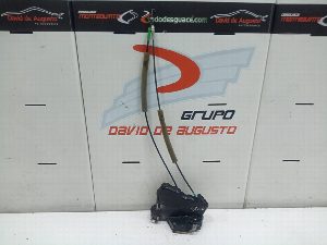 CERRADURA PUERTA DELANTERA DERECHA TOYOTA COROLLA (E12)
