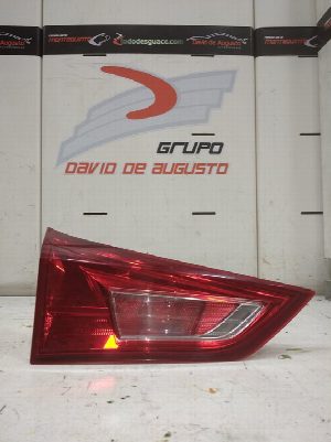 PILOTO INTERIOR TRASERO IZQUIERDO TOYOTA AURIS 2015
