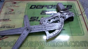 ELEVALUNAS DELANTERO DERECHO PEUGEOT 205 BERLINA 1993