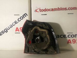 PILOTO TRASERO DERECHO TOYOTA COROLLA (E12) 2002