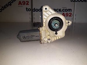 MOTOR ELEVALUNAS DELANTERO IZQUIERDO MERCEDES-BENZ