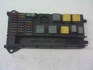 CAJA RELES / FUSIBLES MERCEDES