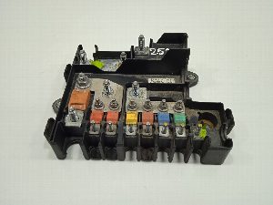 CAJA RELES / FUSIBLES IVECO DAILY FURGON