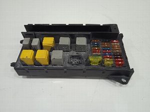 CAJA RELES / FUSIBLES MERCEDES-BENZ
