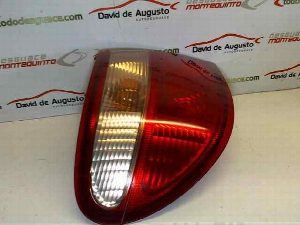 PILOTO TRASERO IZQUIERDO NISSAN ALMERA (N16/E) 2000