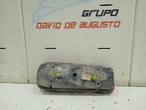 PILOTO TRASERO DERECHO NISSAN CABSTAR 2001