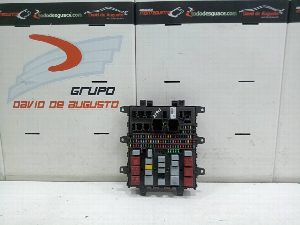 CAJA RELES / FUSIBLES RENAULT MAGNUM AB 2005 2008