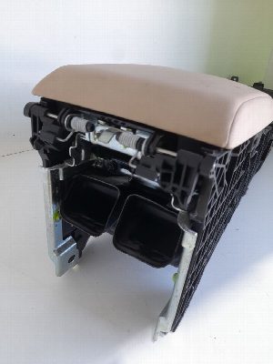 GUANTERA CONSOLA CENTRAL JAGUAR XF 2016