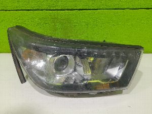 FARO DERECHO SSANGYONG XLV 2017