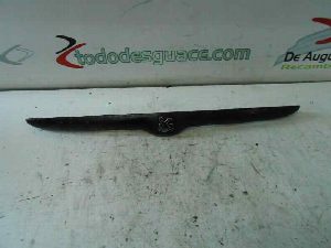 MOLDURA PILOTO MATRICULA PEUGEOT 206 BERLINA 2000